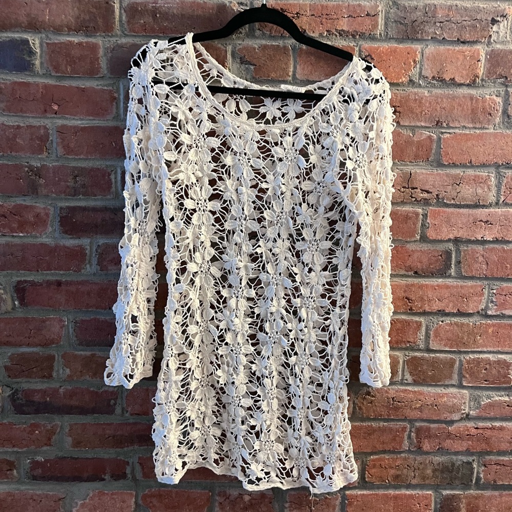 💜 3/$18 deal! LA Hearts S Crocheted Top with Front Wear (see pics)
